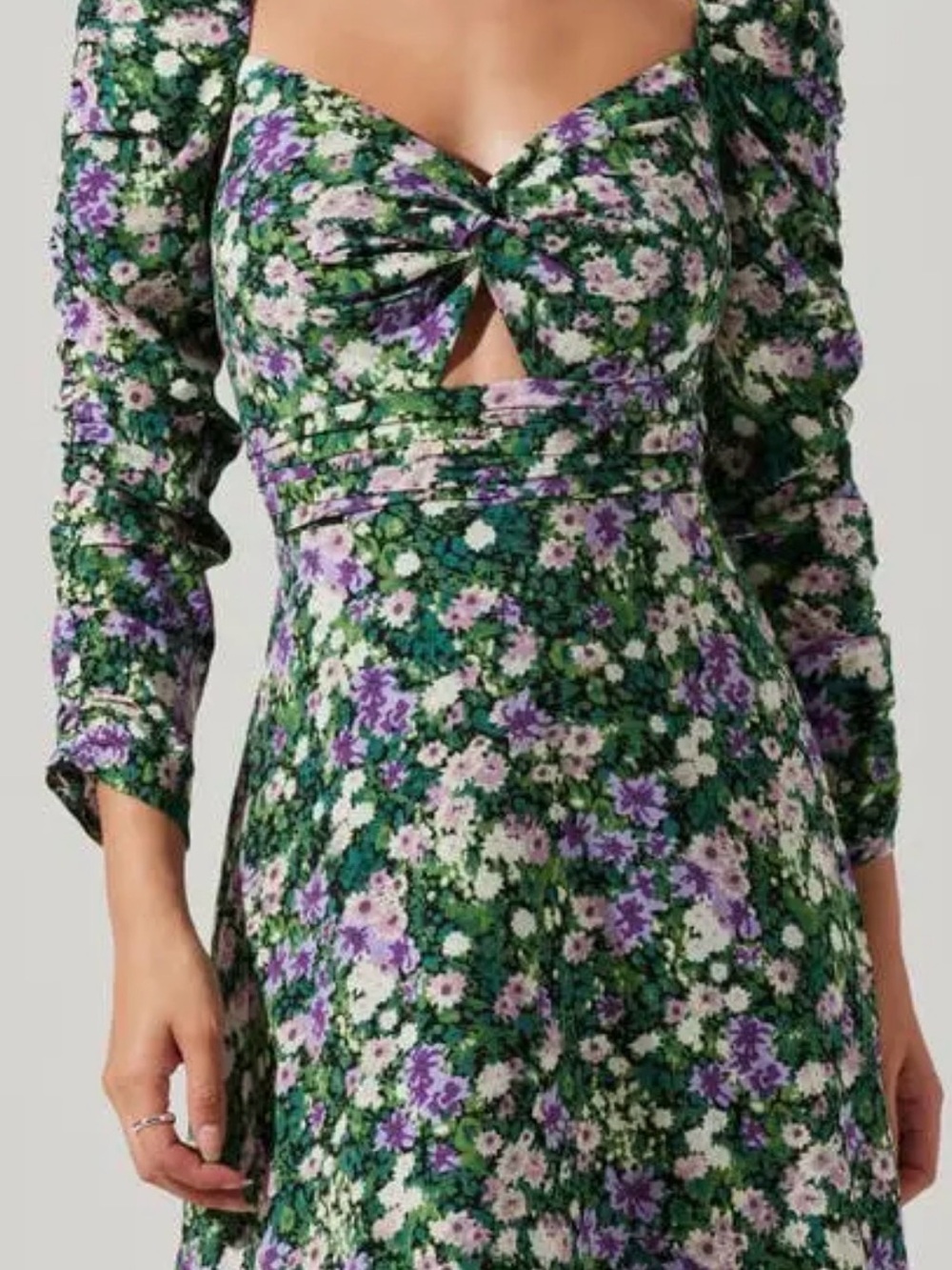 ASTR Green Floral Midi Dress with Puff Sleeves - Picture 3 of 4
